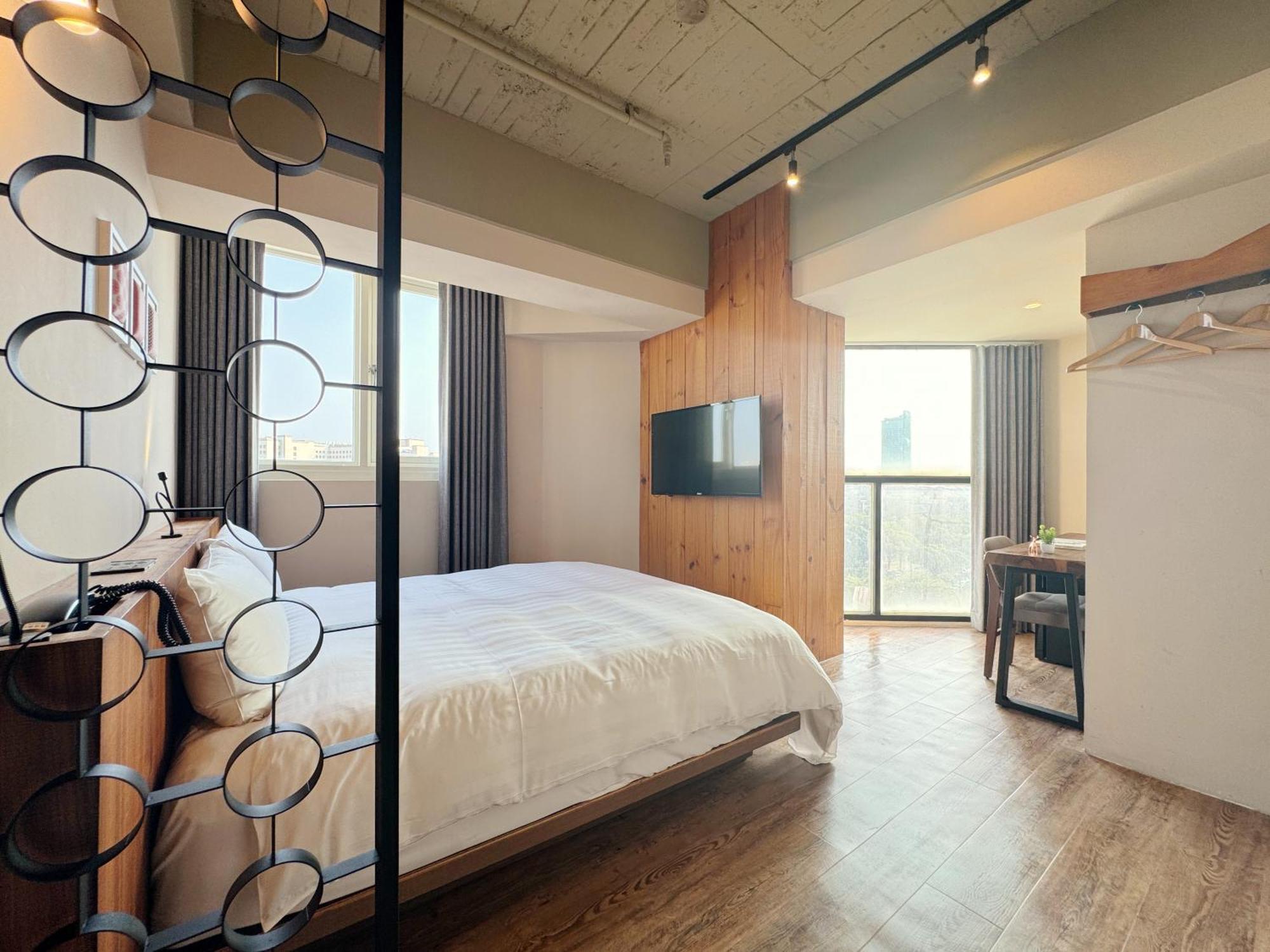 Roaders Hotel Tainan Chengda Esterno foto