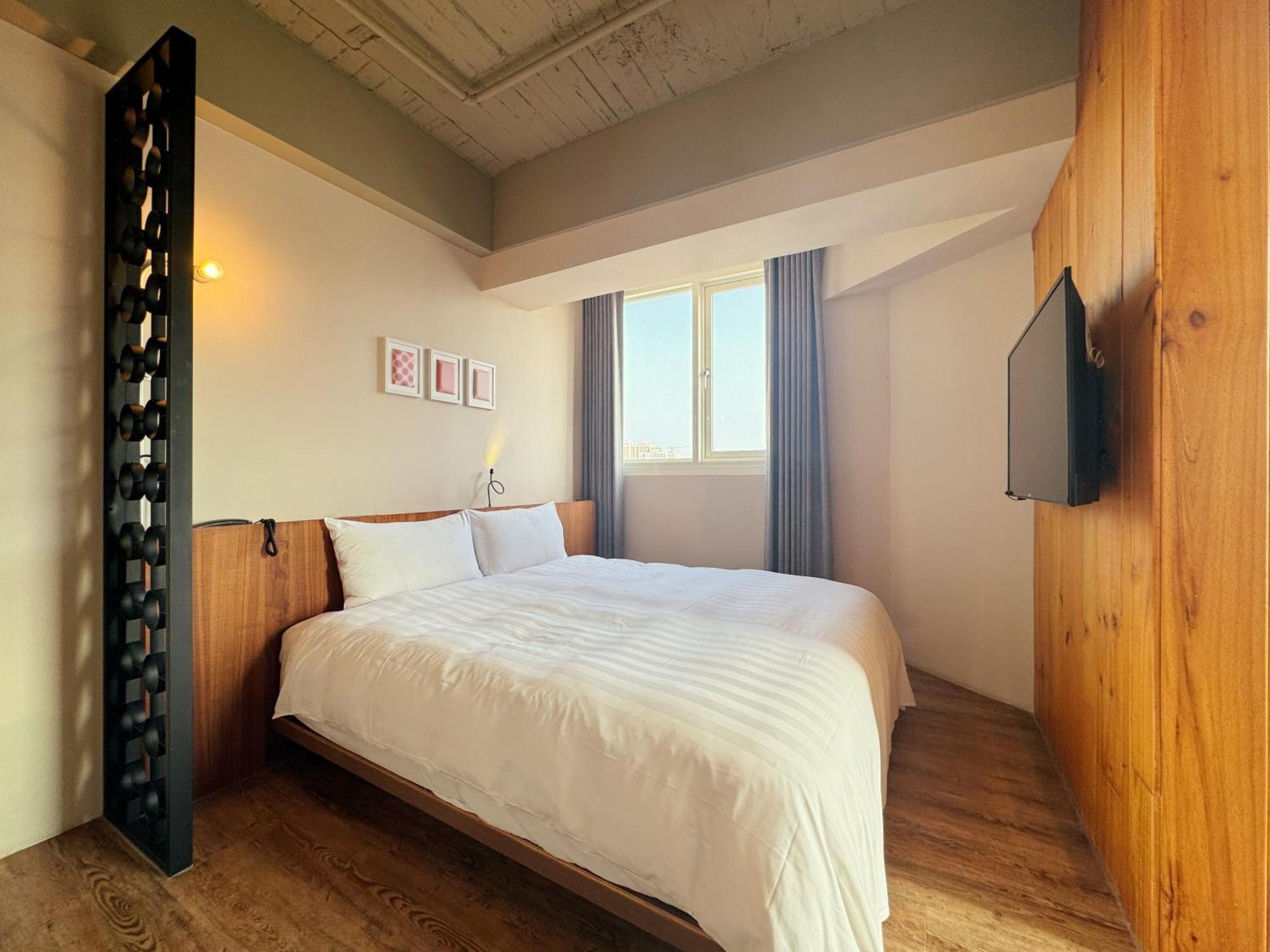 Roaders Hotel Tainan Chengda Esterno foto