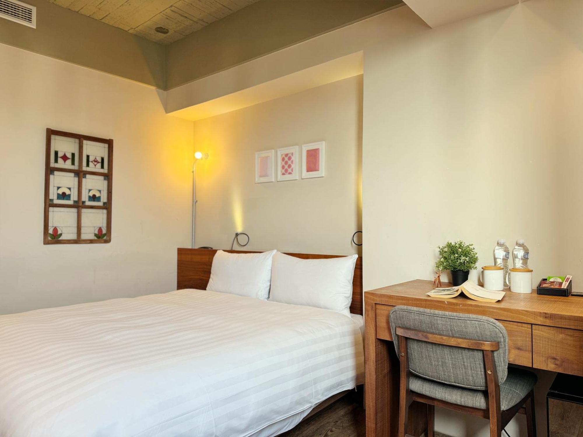Roaders Hotel Tainan Chengda Esterno foto