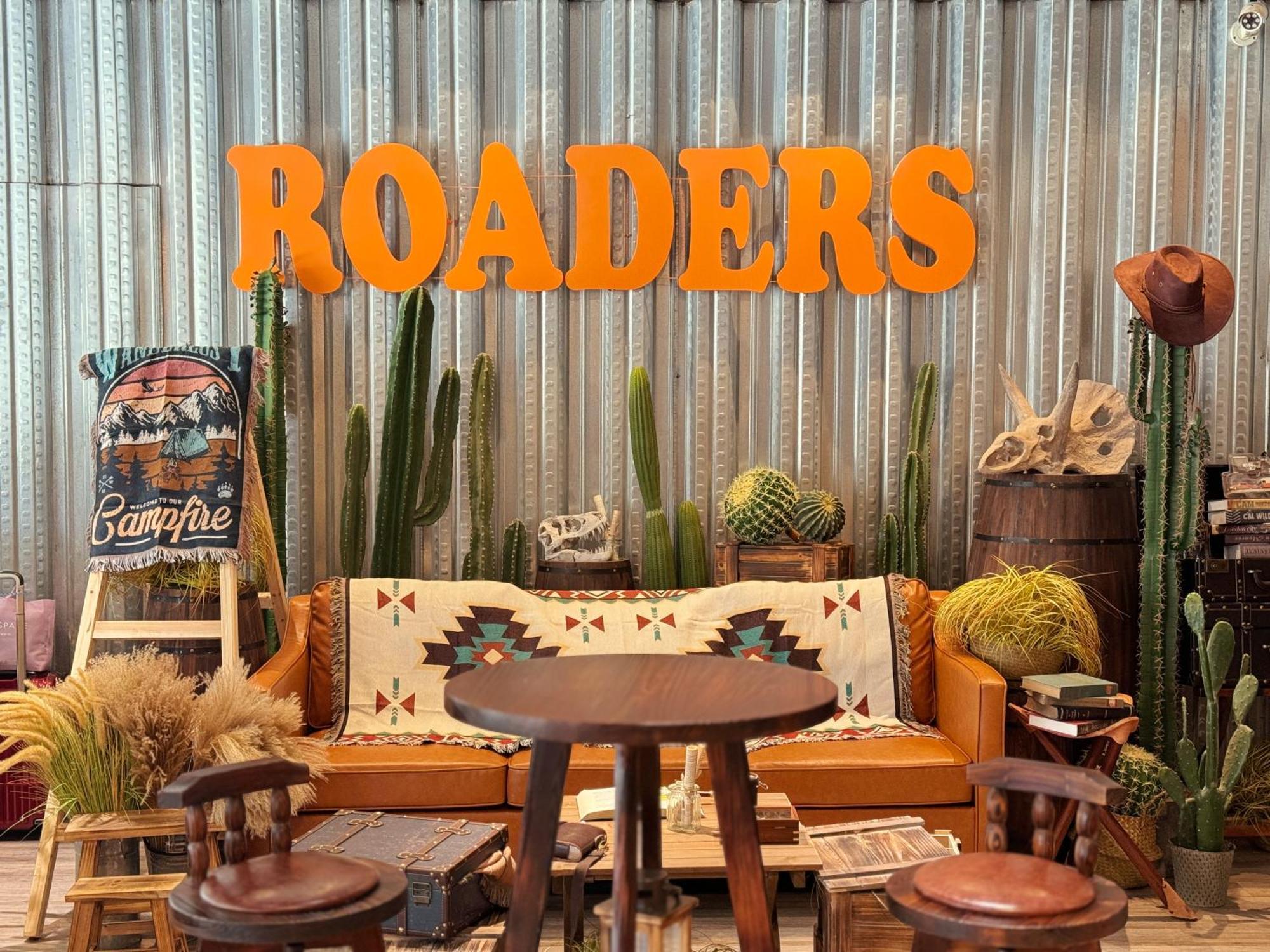 Roaders Hotel Tainan Chengda Esterno foto