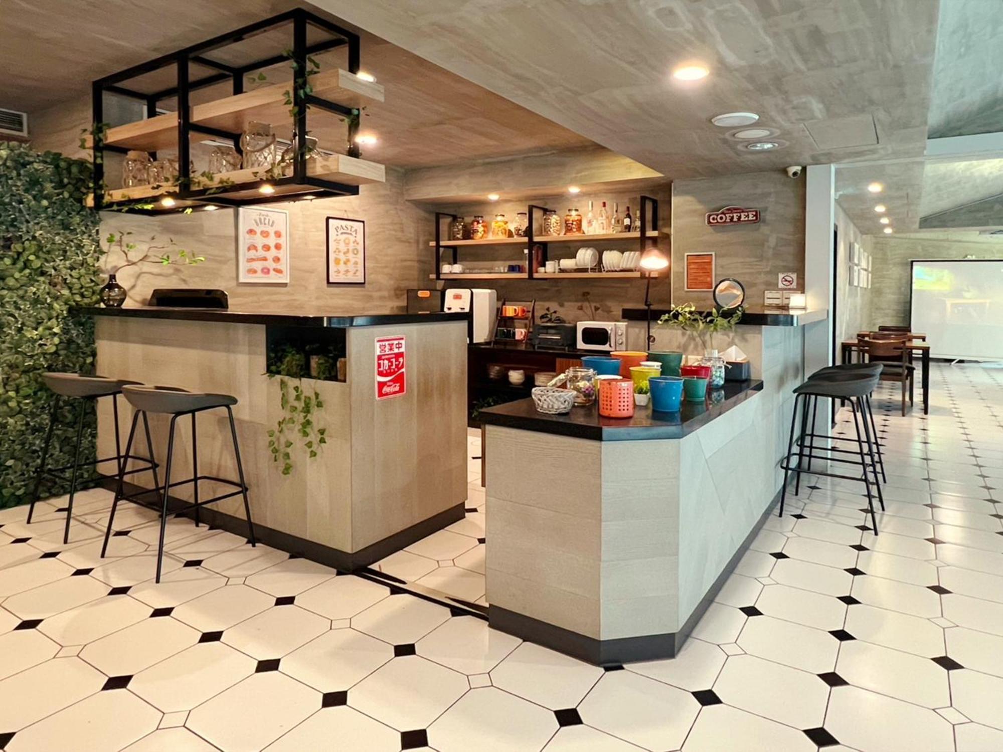 Roaders Hotel Tainan Chengda Esterno foto